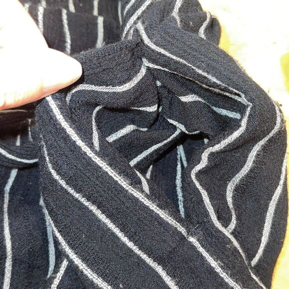 American Eagle Womens High‎ Waisted Striped Paperbag Shorts Black White Medium - Picture 4 of 6